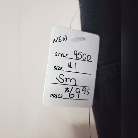 Svelte Small NWT Dark Grey Tummy Control Cropped Ruched Capri Leggings Yoga - Picture 6 of 11